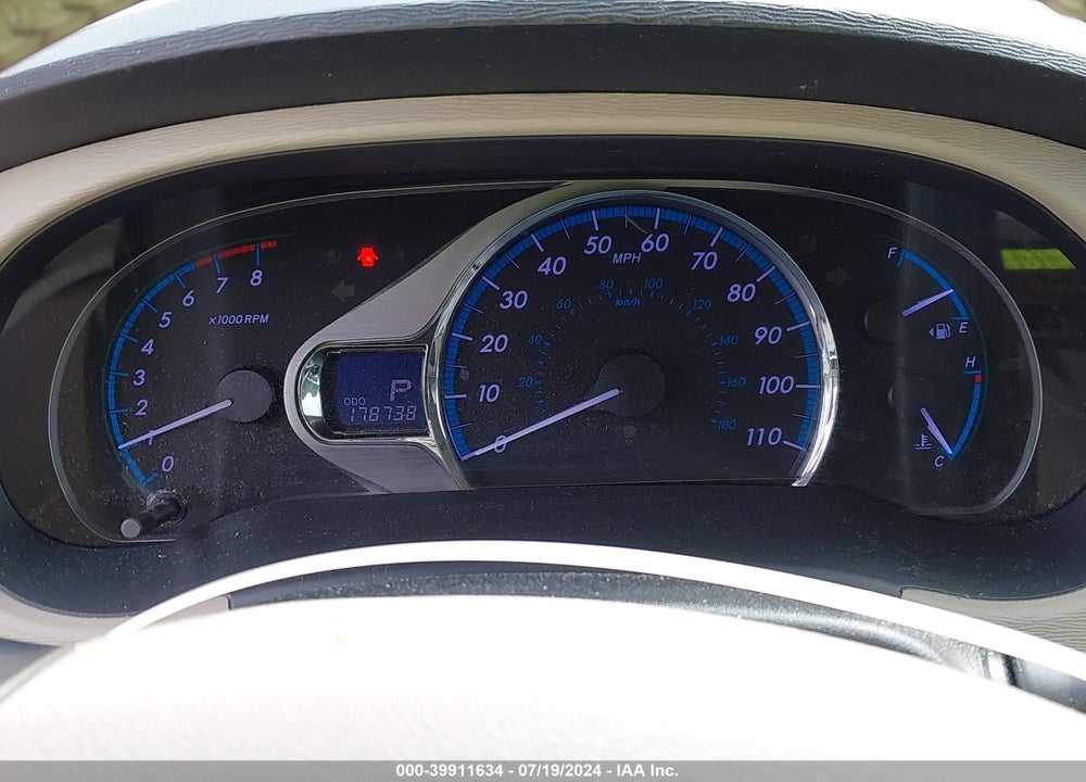 2013 TOYOTA SIENNA XLE V6 8 PASSENGER VIN: 5TDYK3DC3DS392784