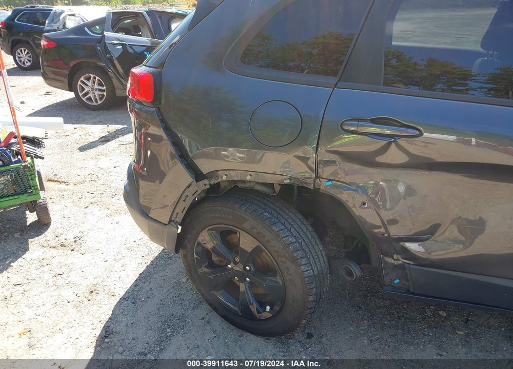 2016 JEEP CHEROKEE VIN: 1C4PJMCBXGW114627