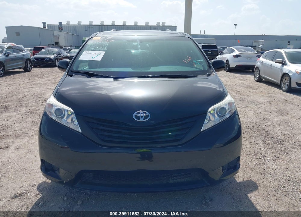 2016 TOYOTA SIENNA XLE 8 PASSENGER VIN: 5TDYK3DC4GS762497