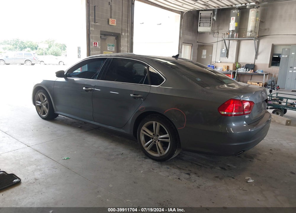 2014 VOLKSWAGEN PASSAT 2.0L TDI SE VIN: 1VWBN7A3XEC062018