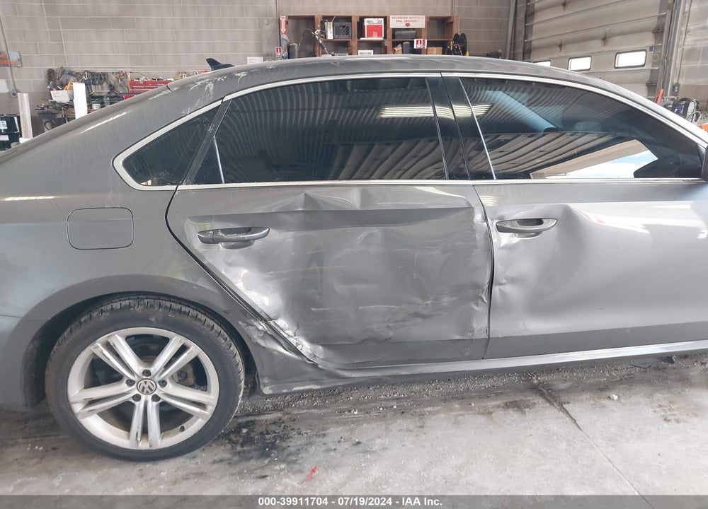 2014 VOLKSWAGEN PASSAT 2.0L TDI SE VIN: 1VWBN7A3XEC062018