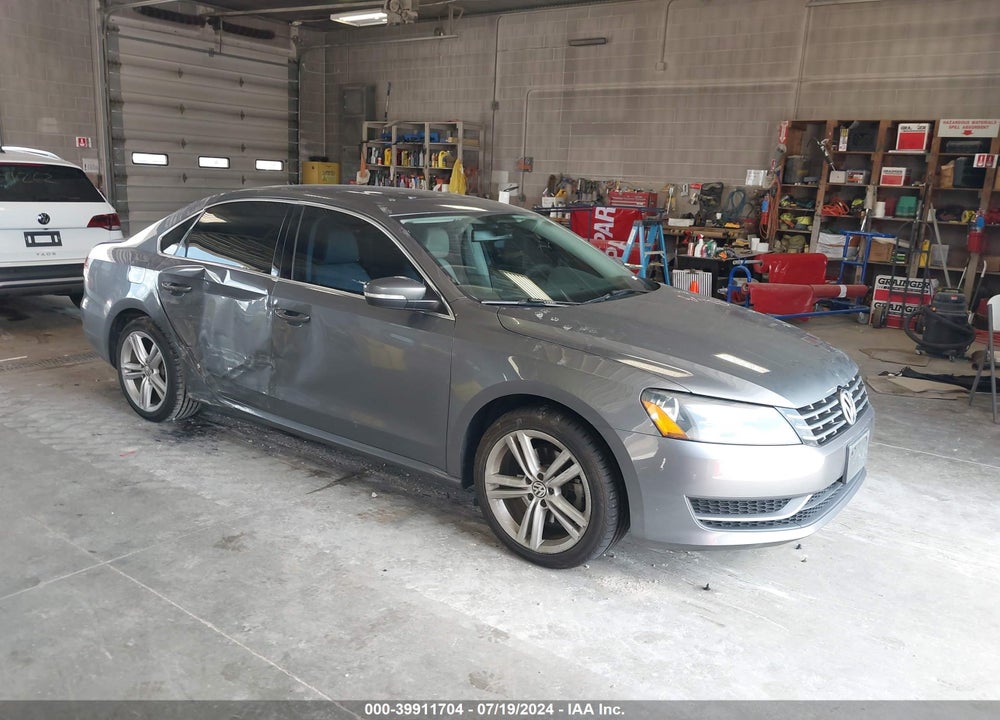 2014 VOLKSWAGEN PASSAT 2.0L TDI SE VIN: 1VWBN7A3XEC062018