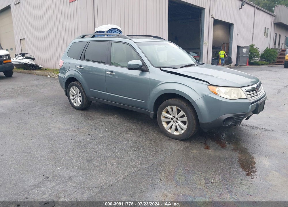 2013 SUBARU FORESTER 2.5X PREMIUM VIN: JF2SHADC6DH409916