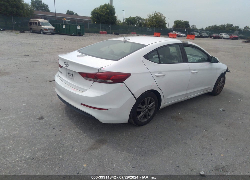 2017 HYUNDAI ELANTRA SE VIN: 5NPD84LF5HH075762
