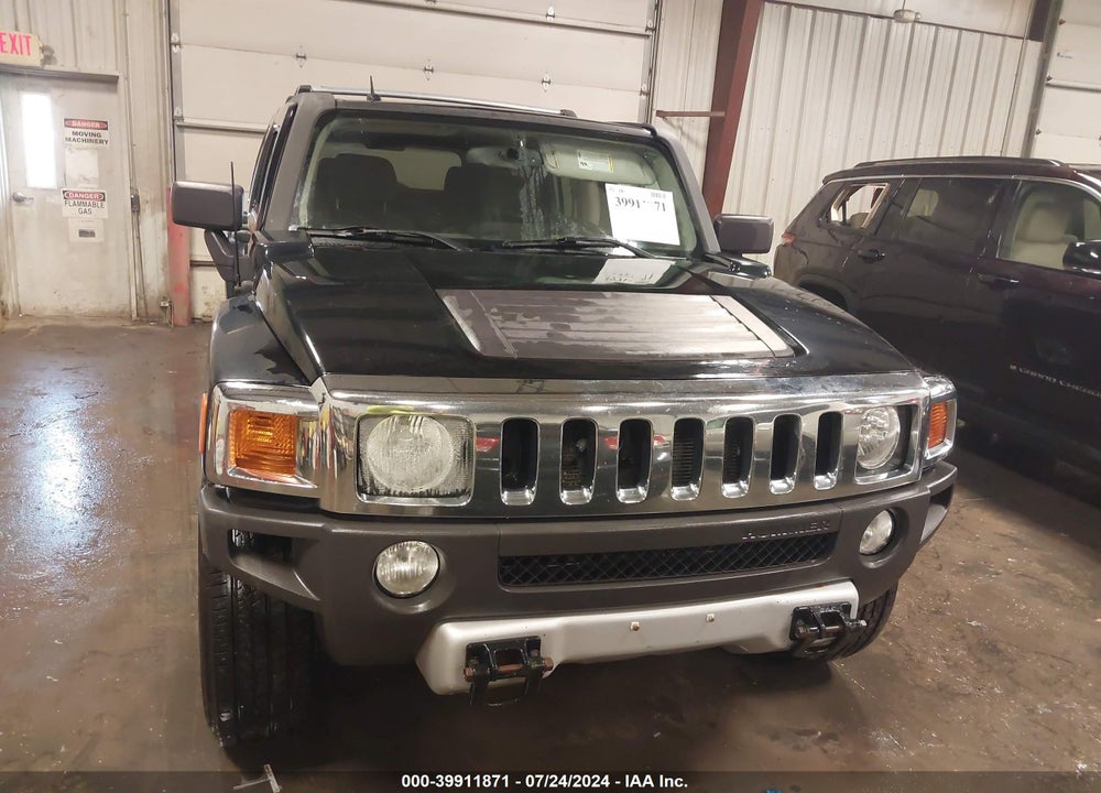 2008 HUMMER H3 SUV VIN: 5GTEN13E488179590