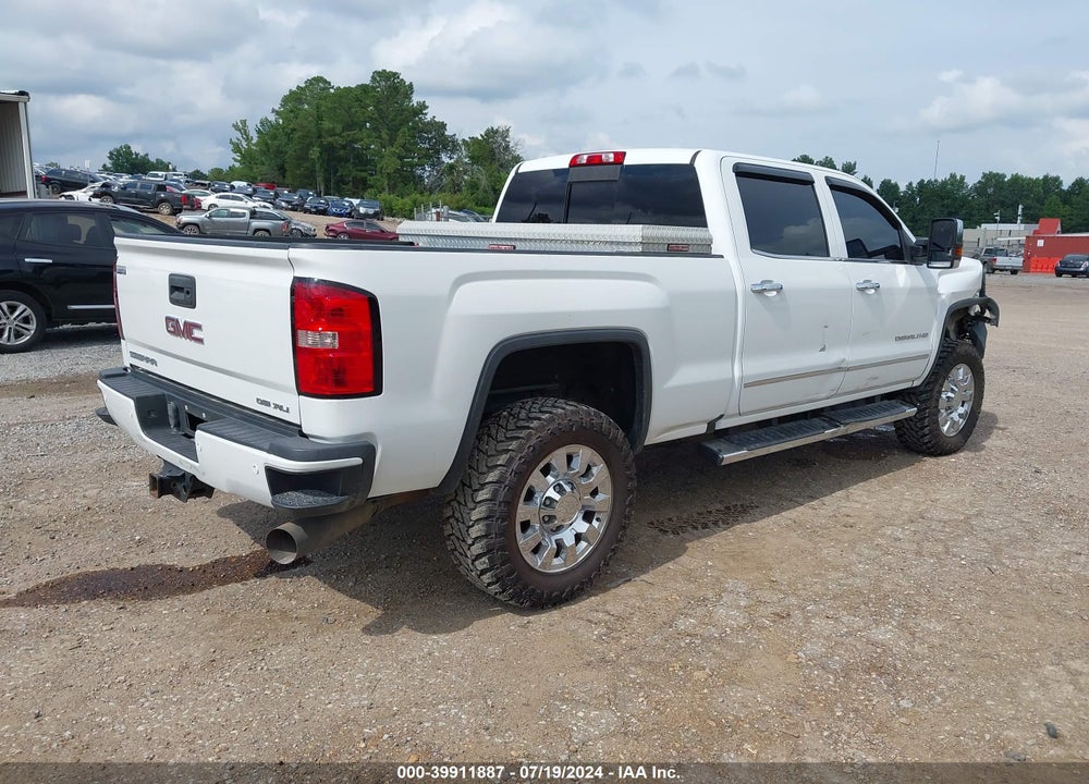 2017 GMC SIERRA 2500HD DENALI VIN: 1GT12UEY6HF137876