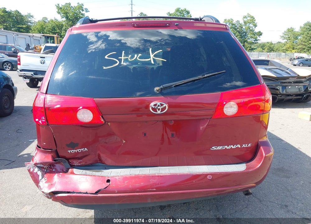 2010 TOYOTA SIENNA XLE VIN: 5TDYK4CC9AS293521