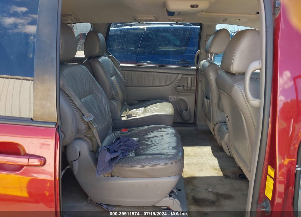 2010 TOYOTA SIENNA XLE VIN: 5TDYK4CC9AS293521