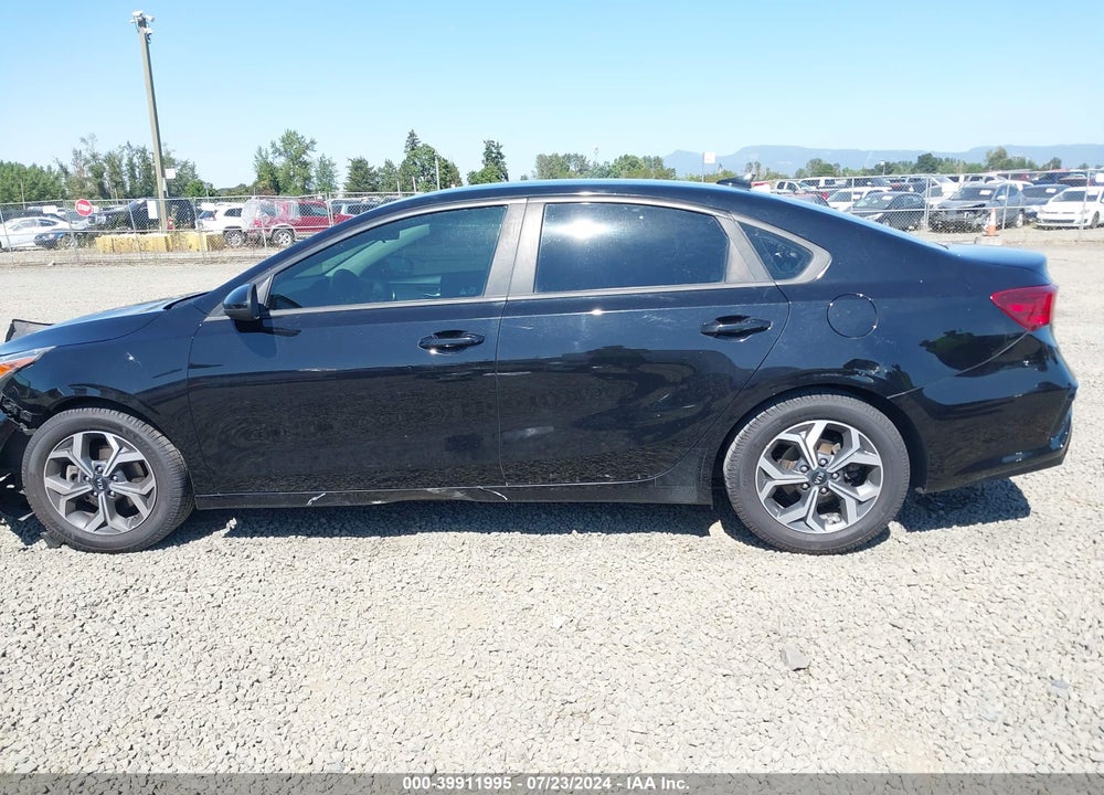 2019 KIA FORTE LXS VIN: 3KPF24AD6KE137516