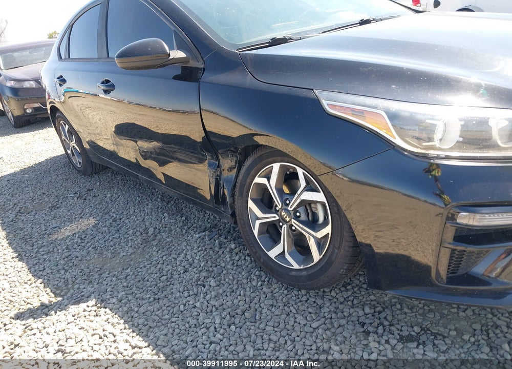 2019 KIA FORTE LXS VIN: 3KPF24AD6KE137516