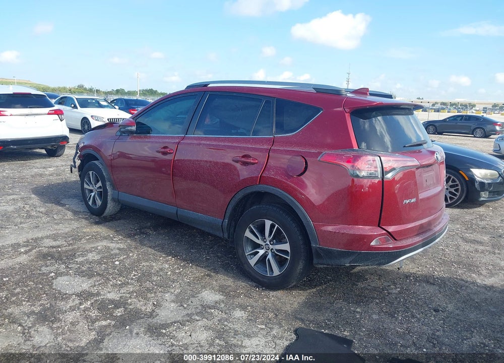 2018 TOYOTA RAV4 XLE VIN: 2T3WFREV2JW495820