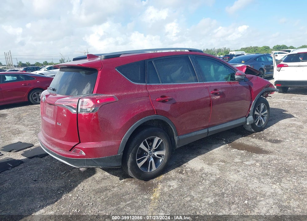 2018 TOYOTA RAV4 XLE VIN: 2T3WFREV2JW495820