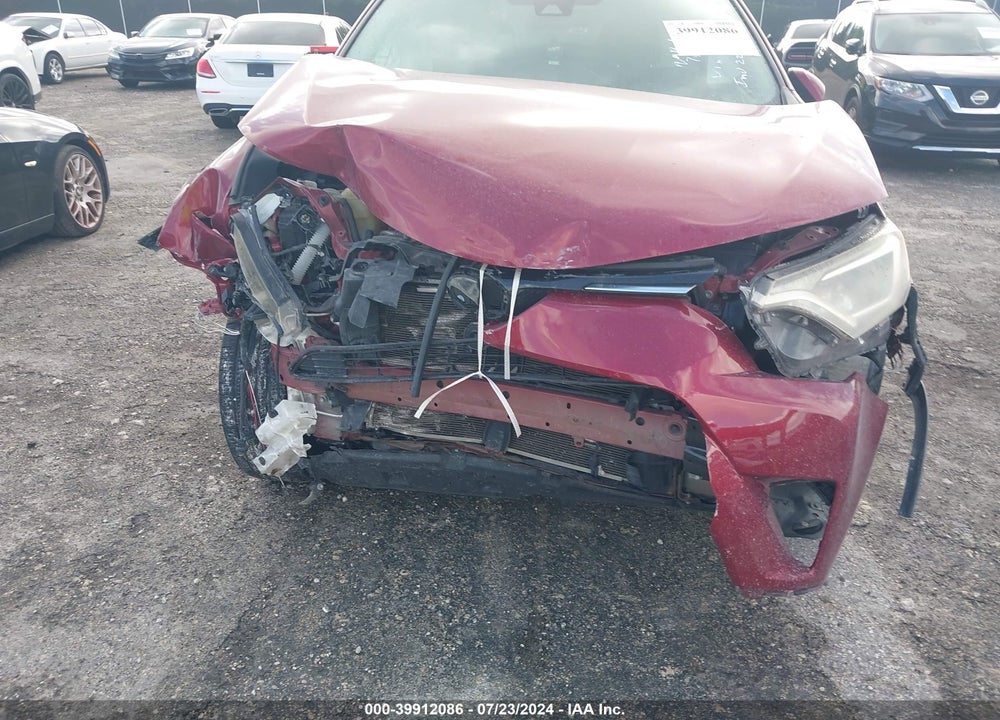 2018 TOYOTA RAV4 XLE VIN: 2T3WFREV2JW495820