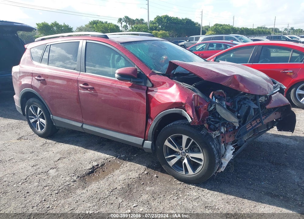 2018 TOYOTA RAV4 XLE VIN: 2T3WFREV2JW495820