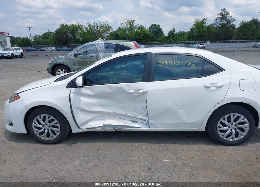 2017 TOYOTA COROLLA LE VIN: 5YFBURHE3HP657362