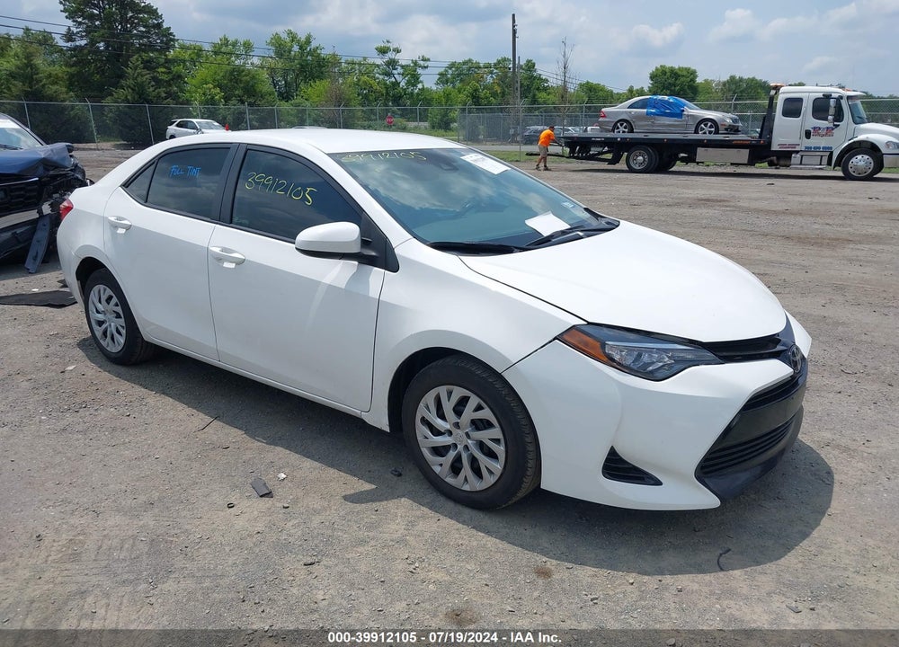 2017 TOYOTA COROLLA LE VIN: 5YFBURHE3HP657362