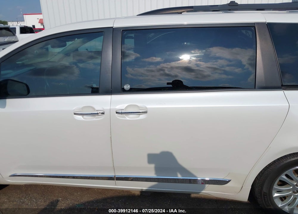 2016 TOYOTA SIENNA XLE PREMIUM 8 PASSENGER VIN: 5TDYK3DC6GS750528
