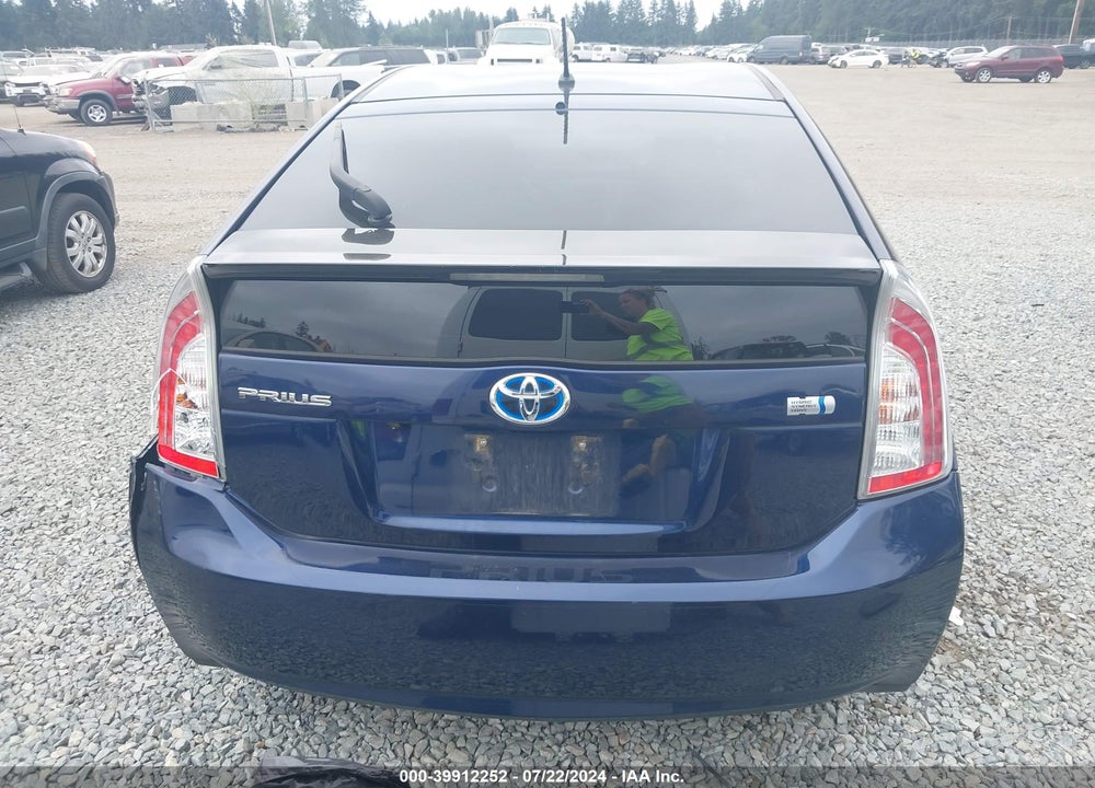 2013 TOYOTA PRIUS TWO VIN: JTDKN3DU3D1693073