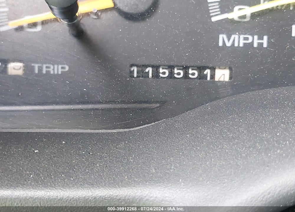 1998 CHEVROLET C1500 FLEETSIDE VIN: 2GCEC19R6W1205873