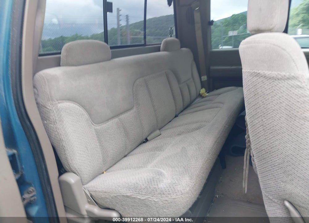 1998 CHEVROLET C1500 FLEETSIDE VIN: 2GCEC19R6W1205873