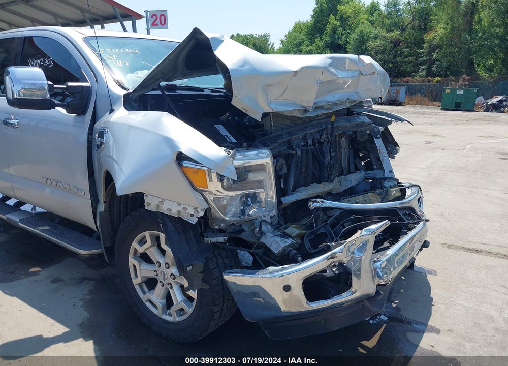 2017 NISSAN TITAN XD SL GAS VIN: 1N6AA1F46HN504162