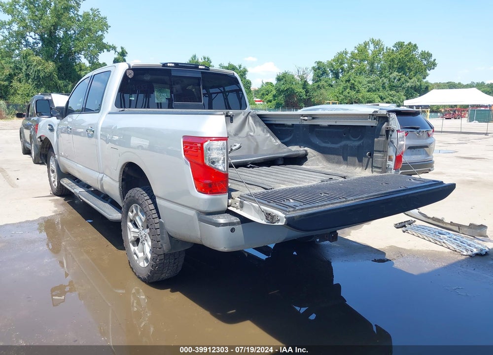 2017 NISSAN TITAN XD SL GAS VIN: 1N6AA1F46HN504162