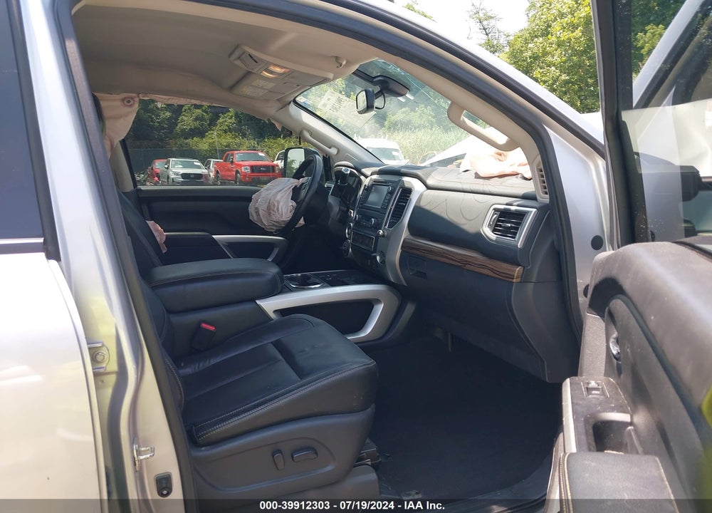 2017 NISSAN TITAN XD SL GAS VIN: 1N6AA1F46HN504162