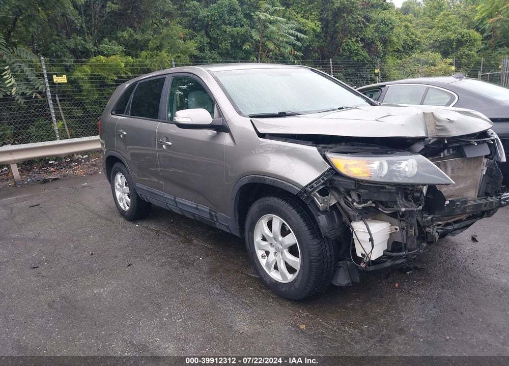 2012 KIA SORENTO LX VIN: 5XYKT3A18CG308587