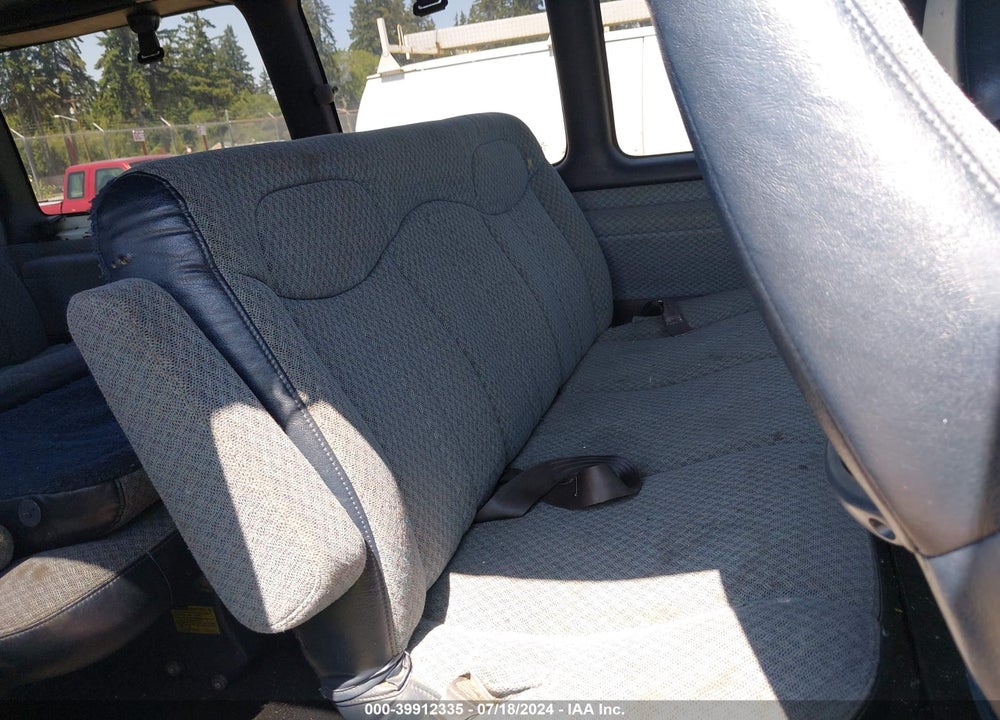 1998 GMC SAVANA STANDARD VIN: 1GJHG35R0W1037262