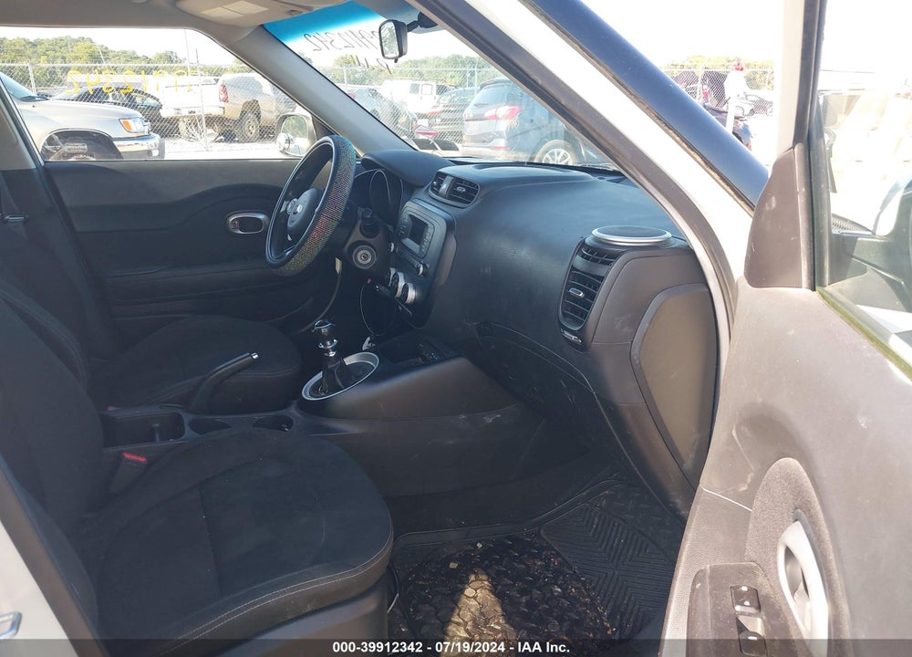 2016 KIA SOUL VIN: KNDJN2A21G7348019