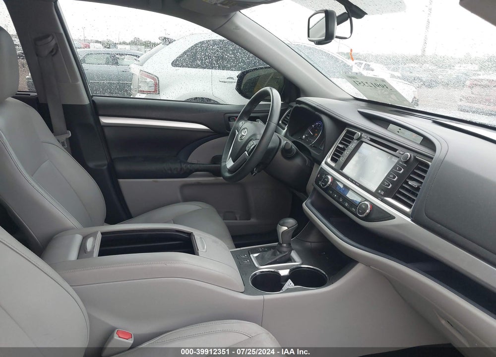 2016 TOYOTA HIGHLANDER XLE V6 VIN: 5TDKKRFH8GS500158