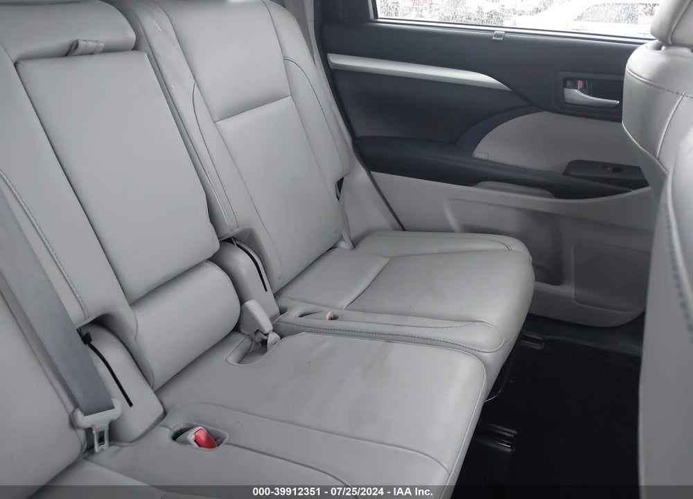 2016 TOYOTA HIGHLANDER XLE V6 VIN: 5TDKKRFH8GS500158