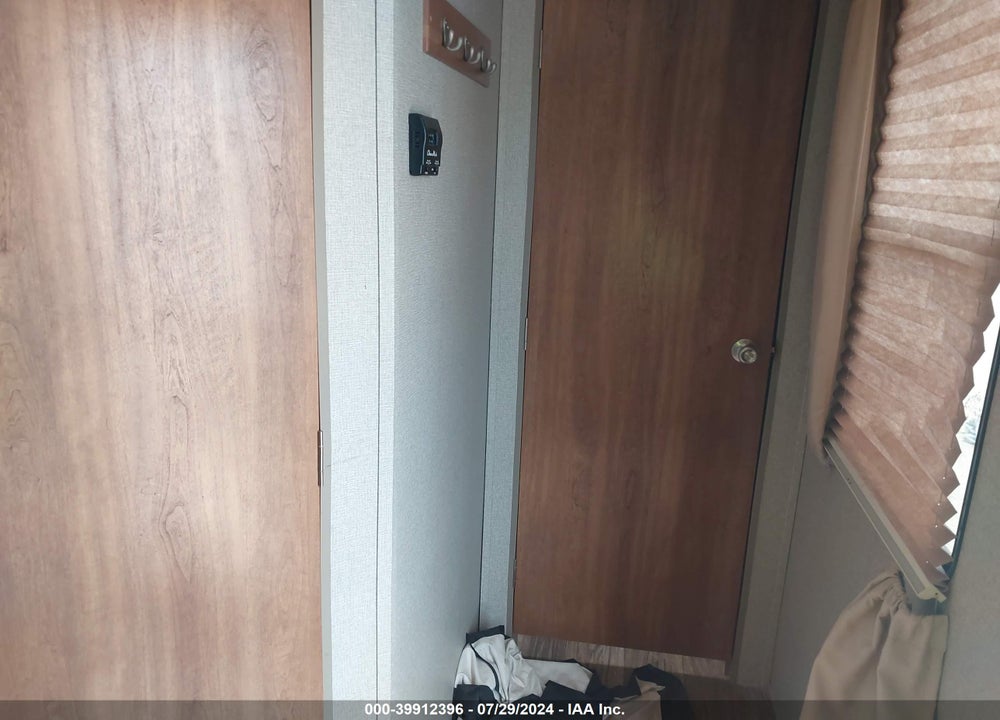 2018 KEYSTONE OTHER VIN: 4YDT3112133102284