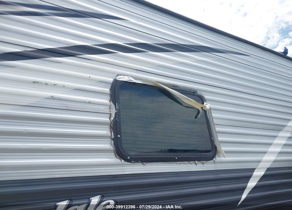 2018 KEYSTONE OTHER VIN: 4YDT3112133102284