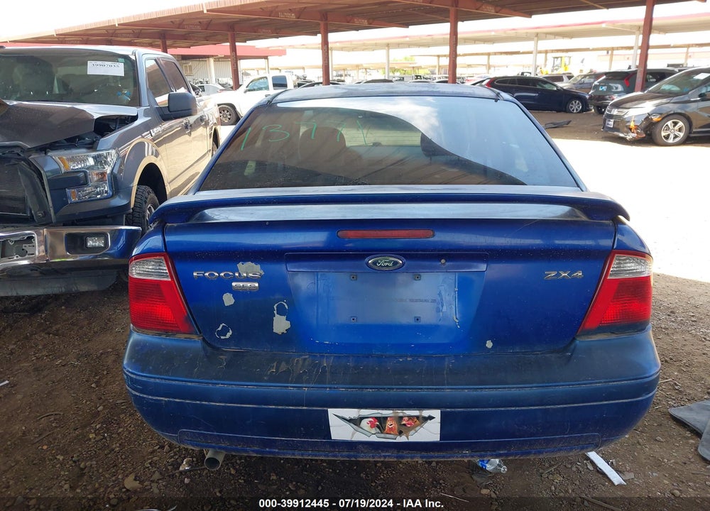 2005 FORD FOCUS ZX4 VIN: 1FAFP34N95W211110