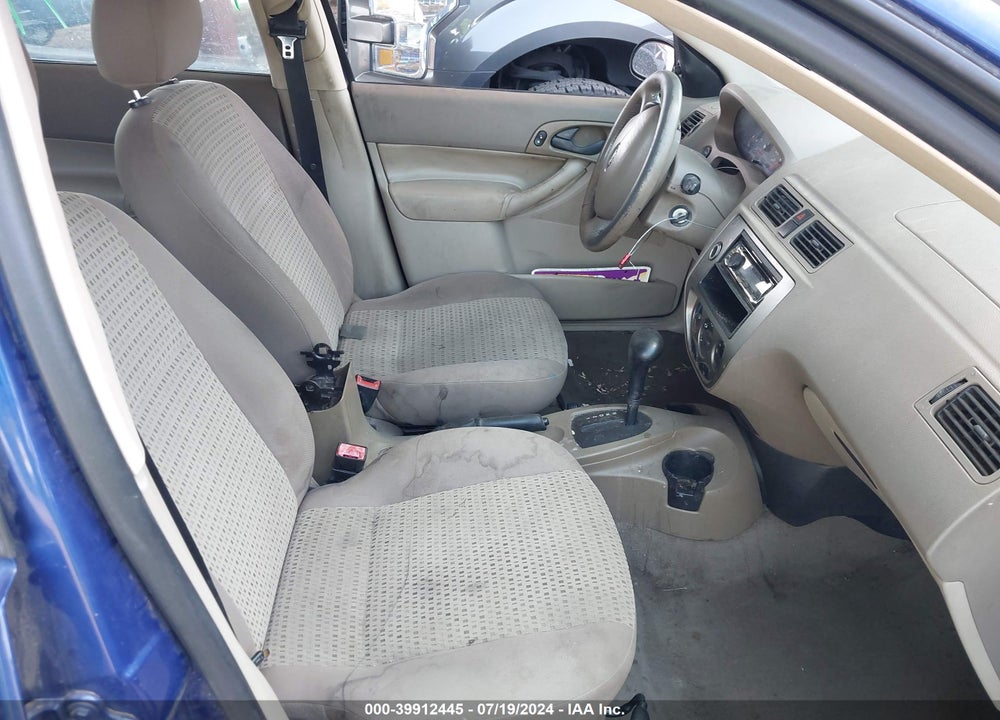 2005 FORD FOCUS ZX4 VIN: 1FAFP34N95W211110