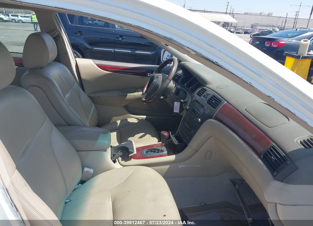 2002 LEXUS ES 300 VIN: JTHBF30GX20026404