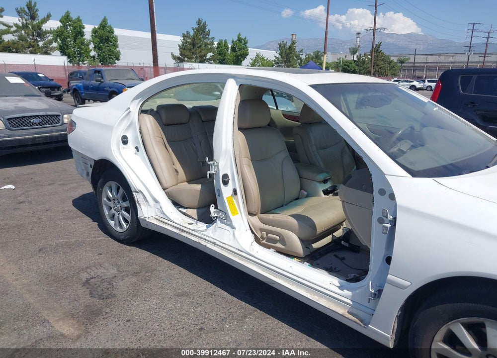 2002 LEXUS ES 300 VIN: JTHBF30GX20026404