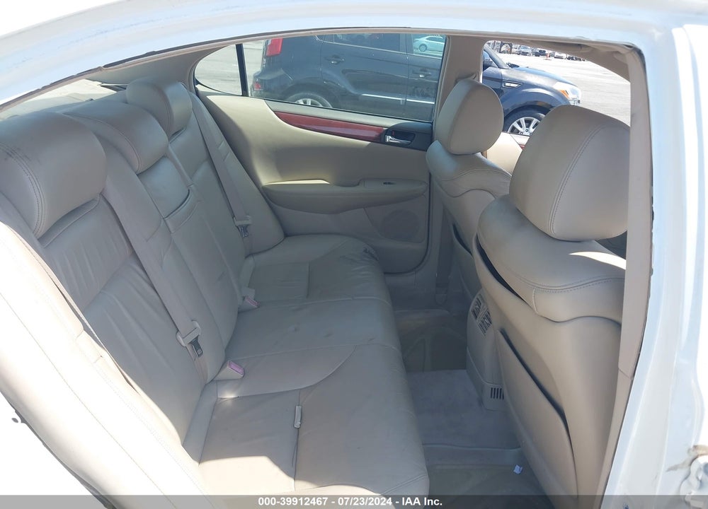 2002 LEXUS ES 300 VIN: JTHBF30GX20026404