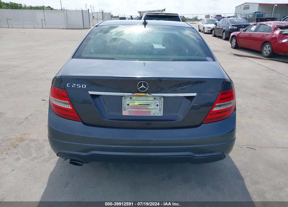 2013 MERCEDES-BENZ C 250 LUXURY/SPORT VIN: WDDGF4HB9DR265713