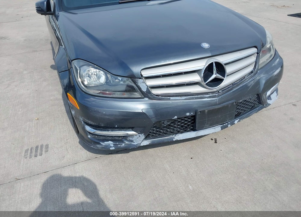 2013 MERCEDES-BENZ C 250 LUXURY/SPORT VIN: WDDGF4HB9DR265713