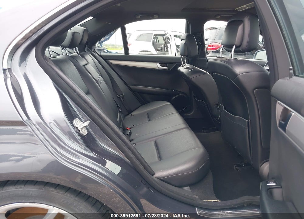 2013 MERCEDES-BENZ C 250 LUXURY/SPORT VIN: WDDGF4HB9DR265713