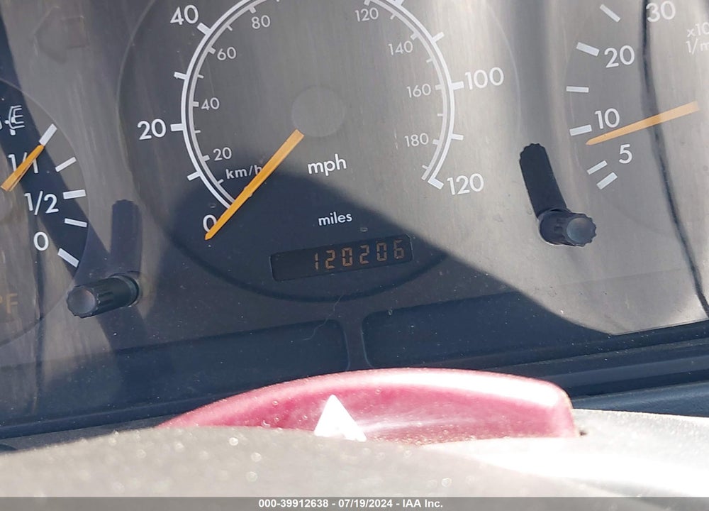 1998 MERCEDES-BENZ ML 320 CLASSIC VIN: 4JGAB54E3WA040427
