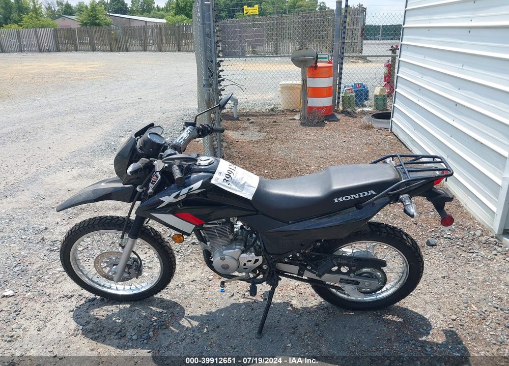 2023 HONDA XR150L E VIN: 3H1KD131XPD002381