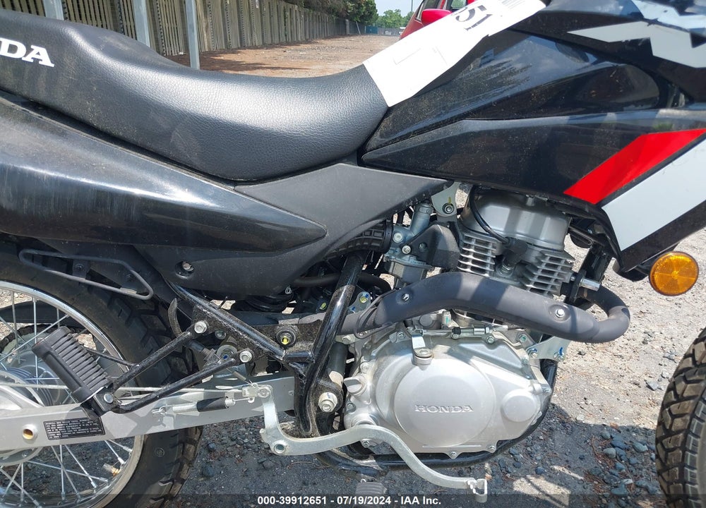 2023 HONDA XR150L E VIN: 3H1KD131XPD002381