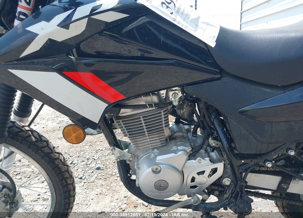 2023 HONDA XR150L E VIN: 3H1KD131XPD002381