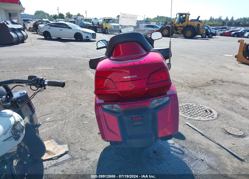 2014 HONDA GL1800 L VIN: JH2SC68L5EK200182