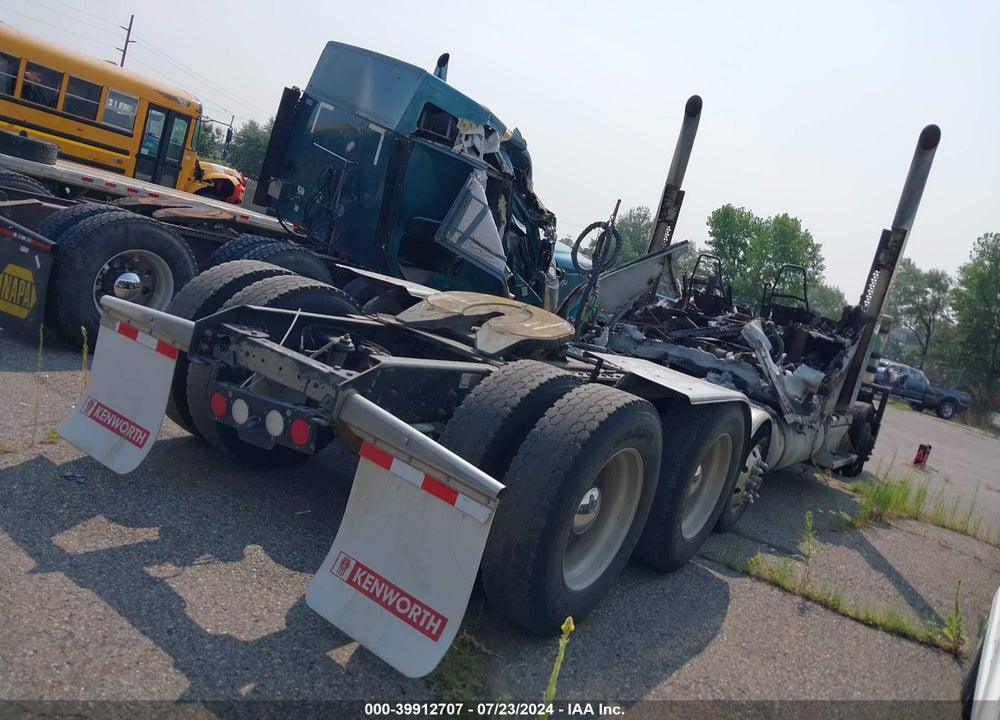 2018 KENWORTH W900 VIN: 1XKWD49X1JJ200715