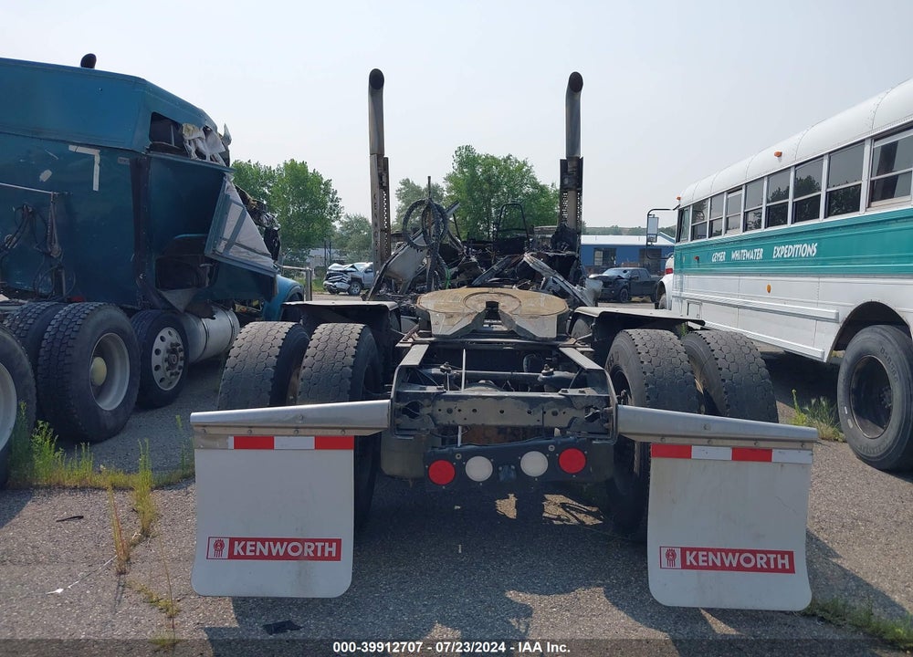 2018 KENWORTH W900 VIN: 1XKWD49X1JJ200715