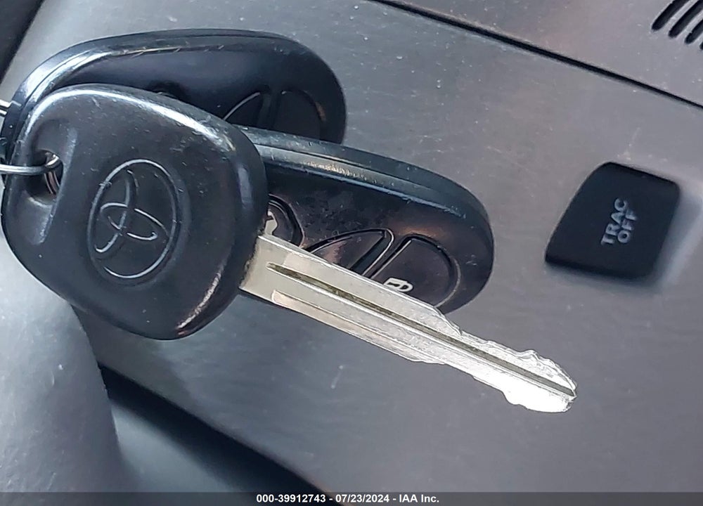 2008 TOYOTA SIENNA LE VIN: 5TDZK23C88S201169